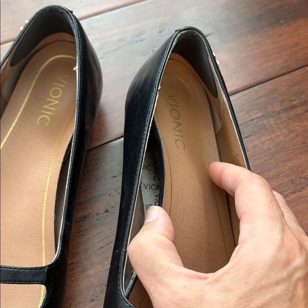 EUC Vionic Black Delilah Adjustable Mary Jane Pointed Toe Flat 10 - Picture 10 of 11